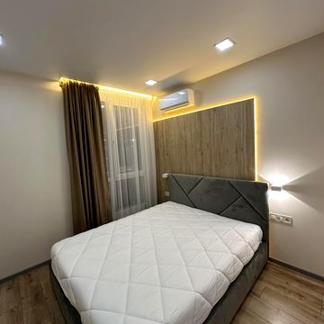 Салютна вул., 2а 