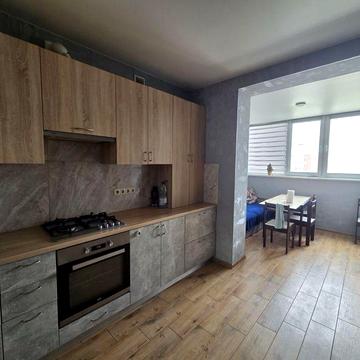 Однокімнатна( євродвушка) квартира. Машинобудівників