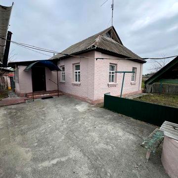 Продається будинок в селі Кучаків  25 сотих приват.землі