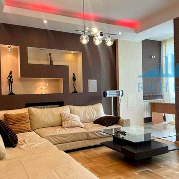 Шикарна 3к, м Політех 5хв, пр-т Берестейський 30, низький поверх, газ