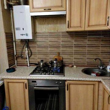 Продам 2к квартиру біля метро Святошин. Газова колонка. Газова плита.