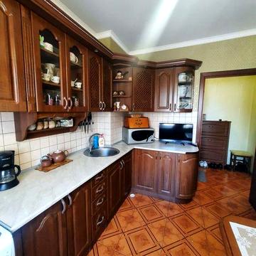 Продаж трикімнатної квартири по вулиці миру