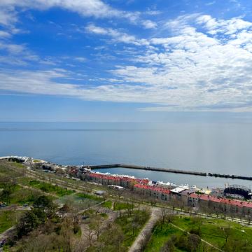 Літературна вул., 1