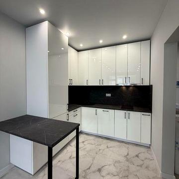 Продам квартиру з ремонтом , ЖК 3 V Волкова  , 3/9 пов!