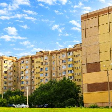 Продаж 2 кімнат у 3-кімнатній квартирі, м-н Сонячний, 2 поверх