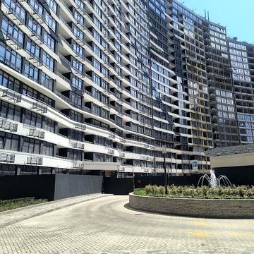 Продам 1 ком. в Жк Атмосфера 45м вид во двор и море Аркадия