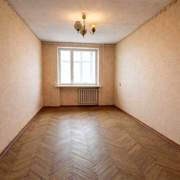 Продам простору 2-кімнатну квартиру, Голосіївський р-н, метро - 5 хв