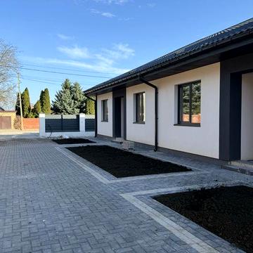 Простора 2.к.кв котеджному комплексі !