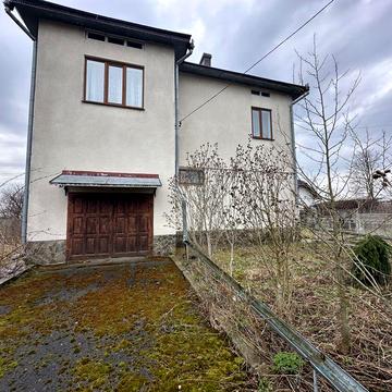 Продам будинок 191.5 м2 та літня кухня 138.5 м2 в м.Тлумач