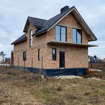 Продаж приватного будинку поруч з містом