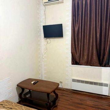 Сдам в центре 1 комн. квартиру, современную