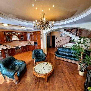 Ексклюзивний 3-рівневий пентхаус • 220 м² • тераса • метро Іподром