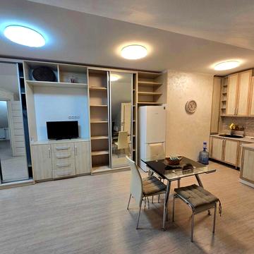 Здається 2-кв. по вул.Грушевського у центрі, світло24/7, читайте опис