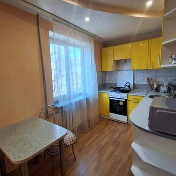 Сдам 3-ком.студия р-н Черемушек.