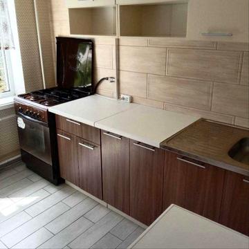 Алмазний поруч зупинка