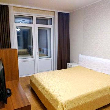 Свою без комиссии сдам 1-ком кв. 2 мин. м. Левада (Гагарина)