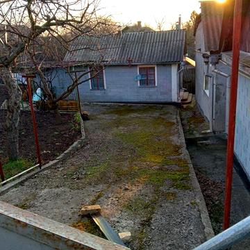 Продається пів будинку зі зручностями  в м. Жмеринка .