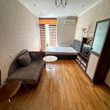 Оренда 1 к кв 39 м2 з окремою спальнею в ЖК Комфорт Таун на 2-3 місяці