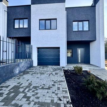 Найсучасніше житло. Таунхау  біля лісу та озера.