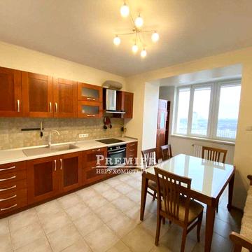 3-кімнатна квартира 115 м² з ремонтом, цегляний будинок, Таїрова