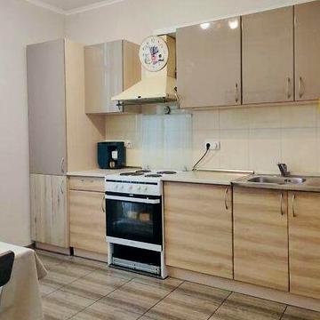 Без%. просп.Гузара(Комарова )46Б, 1 кімн.,4пов., 48м2. Ремонт