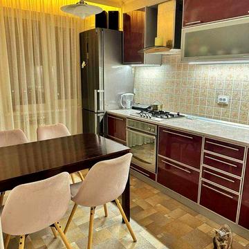 Оренда видової 3 к. квартири р-н  Dnipro Plaza