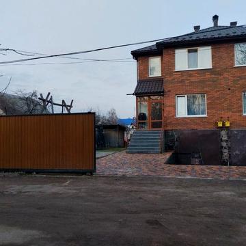 Продається частина будинку  з підвалом, 2 поверхи, 3 кімнати, 2 санвуз