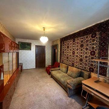 Продаж 2 кімнатної • Верхня Польова • Середній поверх