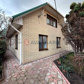 Продаж двоповерхового будинку в Космічному районі.