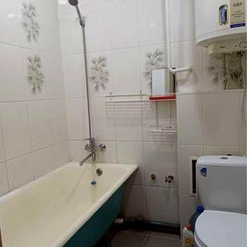 Сдам 1к квартиру студию с большой кухней р-н Демитровского рынка