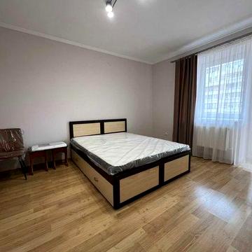 Оренда 1 кім квартири + студія, вул Залізнична, новобудова