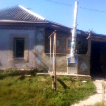 Продам будинок з жилим флігелем у Полтаві