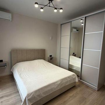 Оренда 1,5 кімнатної квартири вул. Собранецька