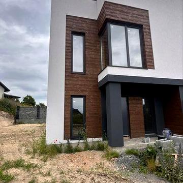 Продам котедж в Червоних Горах