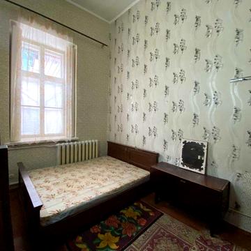 У продажу двокімнатна квартира в ценрі на Старопортофранківський.