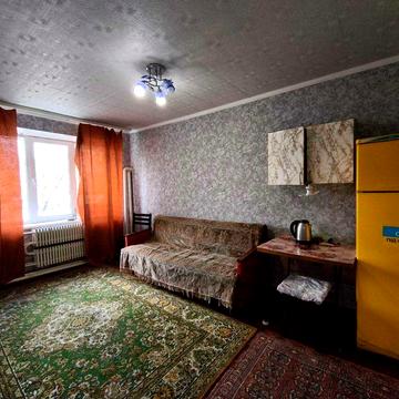 `Продам 2-кімнатну маленьку квартиру, молодіжний на першому поверсі