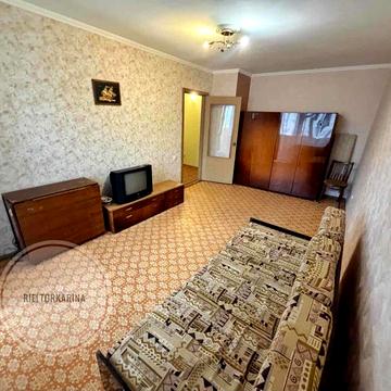 Оренда 1к квартири Паркова/Миколаївська на 4 поверсі з 5