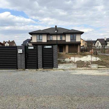 Котедж (права частина) з підвалом 140кв/5 сот землі