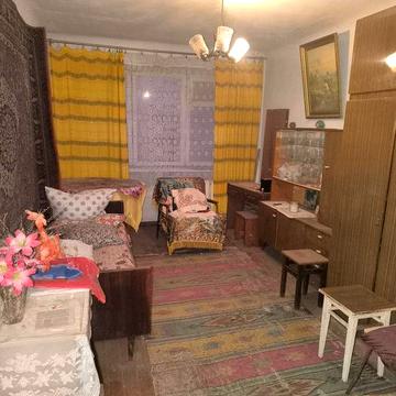 Продам двухкомнатную на Обелиске 14900