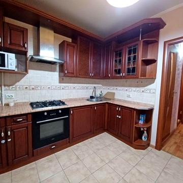 Здається 1км квартира р-н Епіцентр!!!