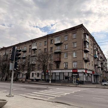 Продам 3 к. квартиру в самом Центр ( ул. Воскресенская)