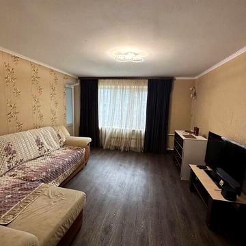 Довгострокова оренда 2к Квартира Космонавтів вулиця