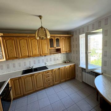 Срібнокільська вул., 20