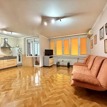 Лесі Українки бульв., 7