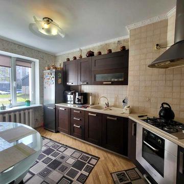 Простора  трикімнатна “чешка” на проспекті Соборності!