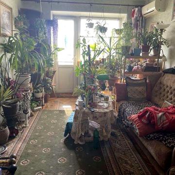 Продаж двокімнатної в центральній частині