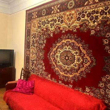 Продаж 2-х кім.квартири з виглядом на Театральну  площу