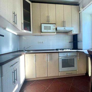 2-К квартира в ІДЕАЛЬНІЙ локації біля метро !