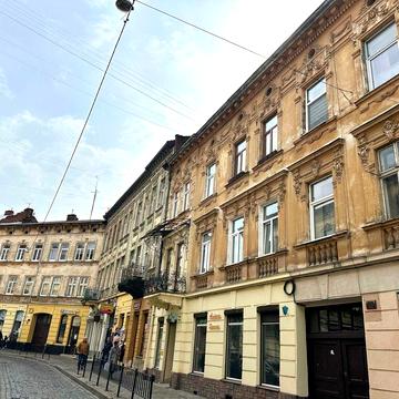 Продаж 1 км квартири в центрі міста