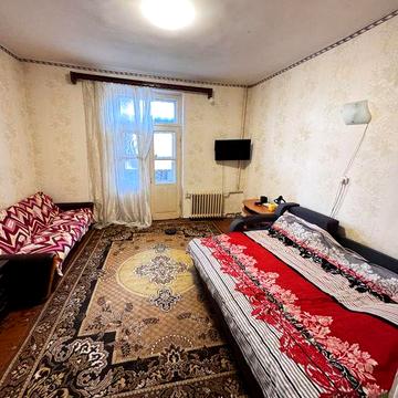 Две комнаты в коммун.квартире с одним соседом на Таирова